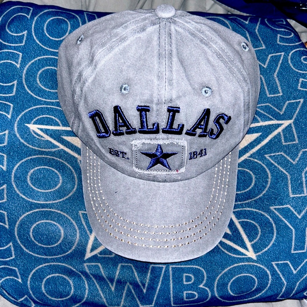 Dallas / DC4L💙 - Picture 3 of 5